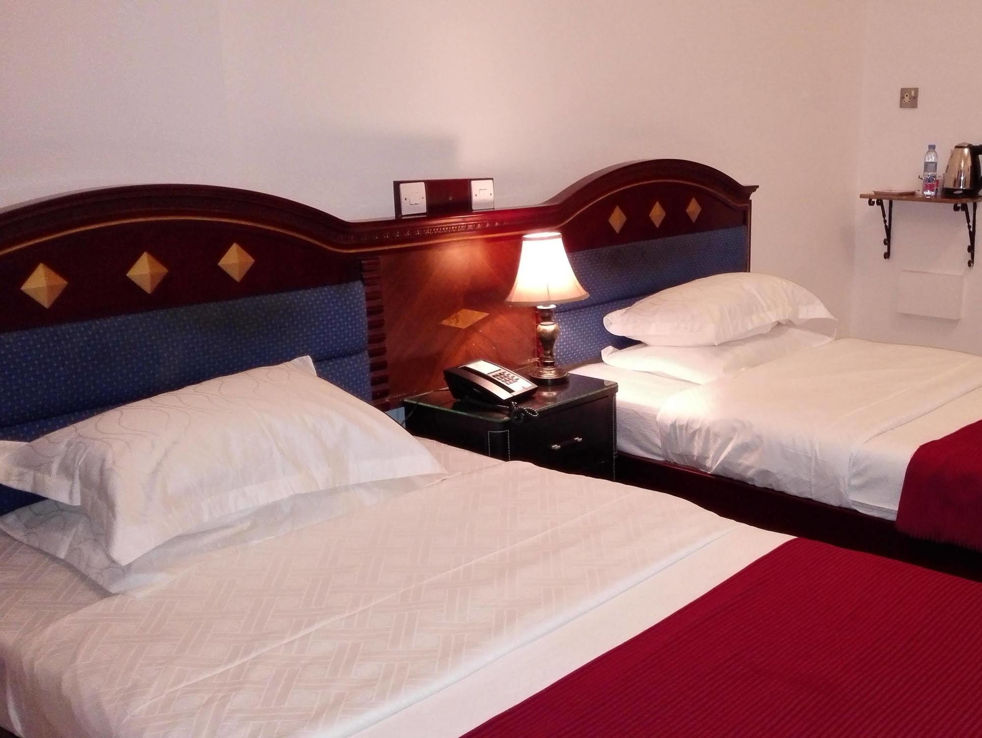 Hotel Gava *